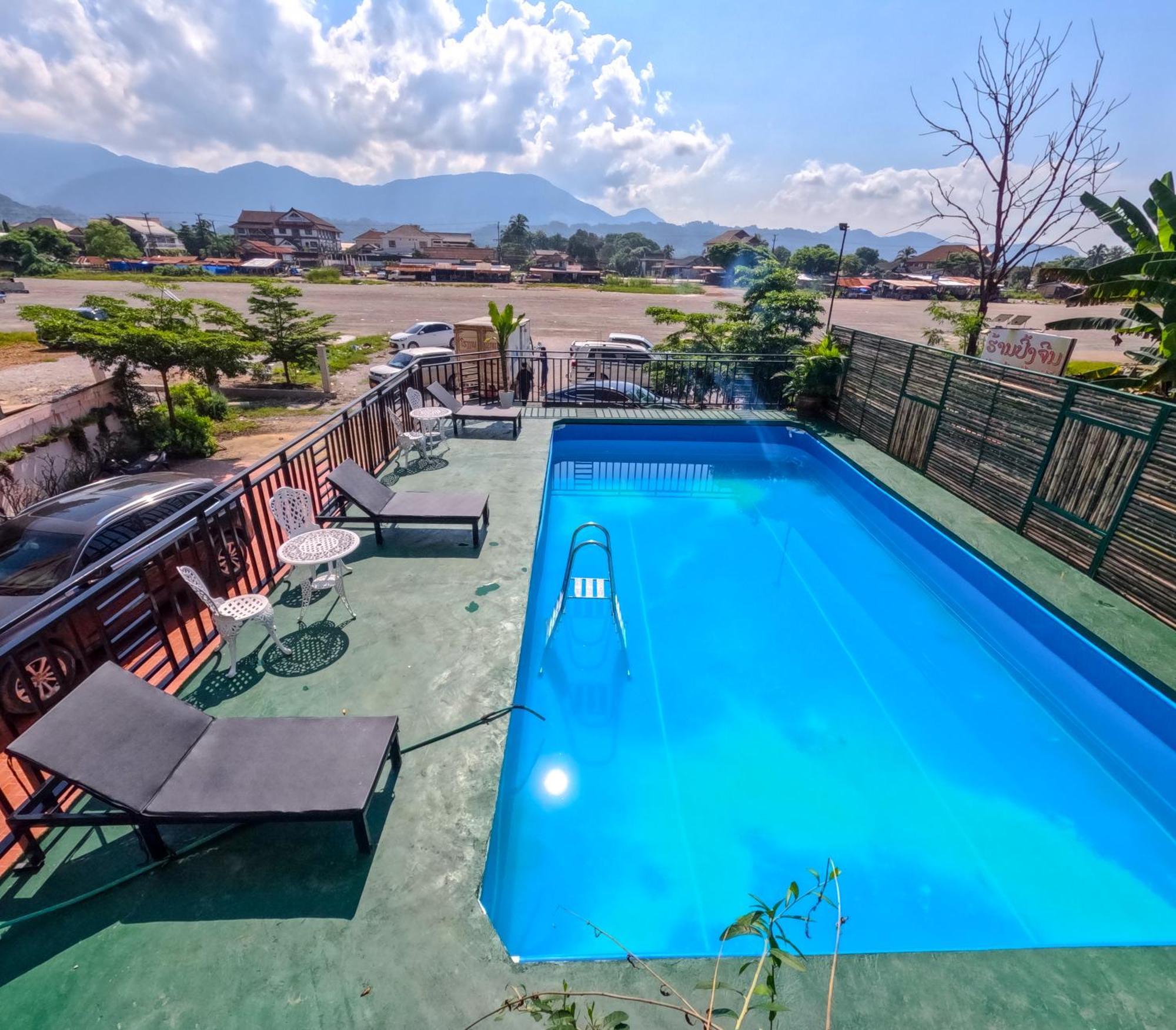 Vang Vieng Consiana Hotel Екстериор снимка