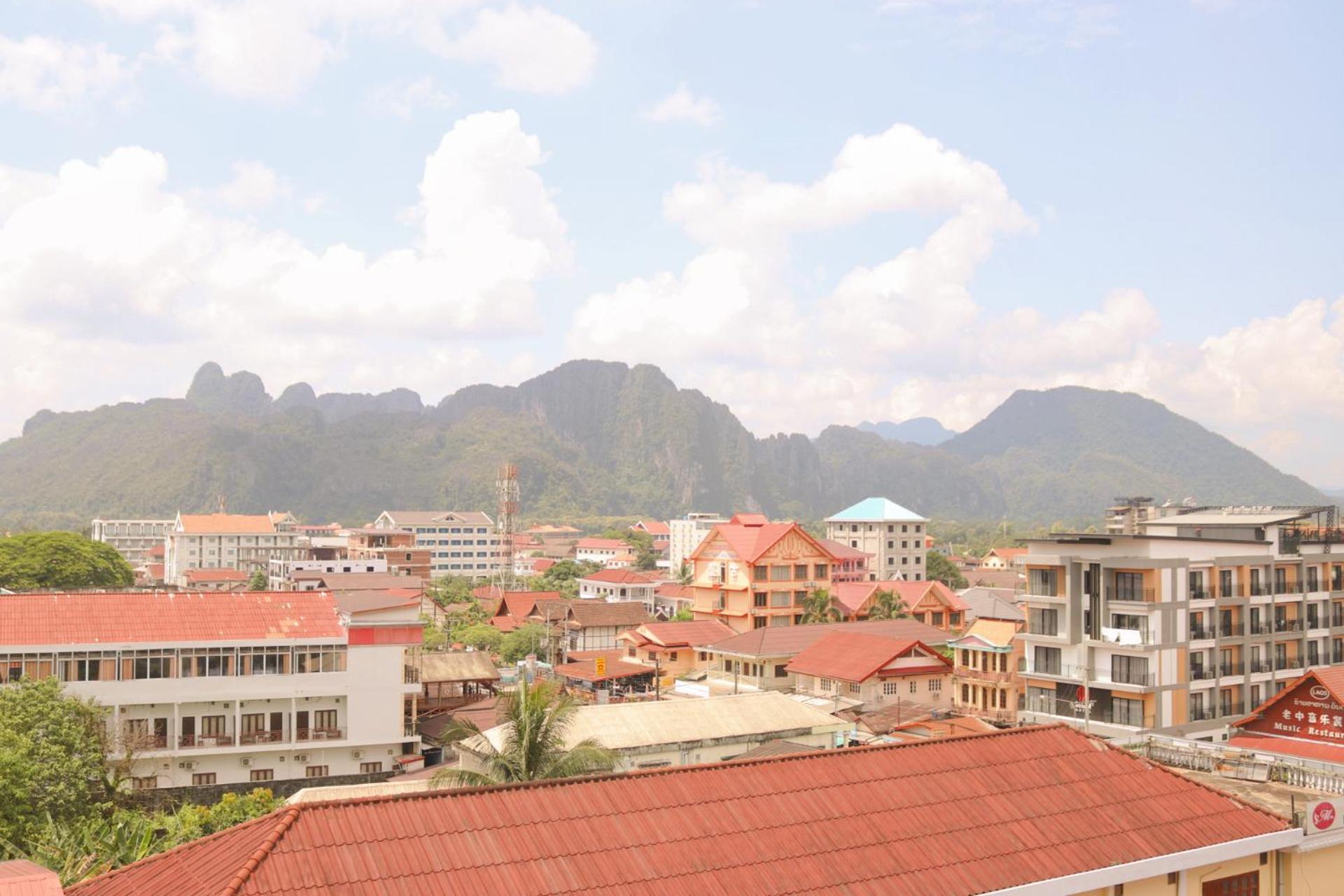 Vang Vieng Consiana Hotel Екстериор снимка
