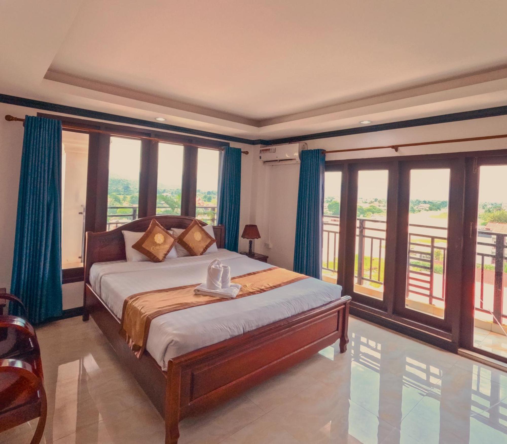 Vang Vieng Consiana Hotel Екстериор снимка