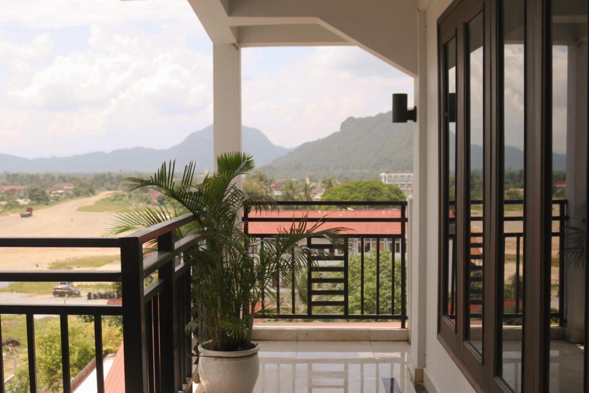 Vang Vieng Consiana Hotel Екстериор снимка