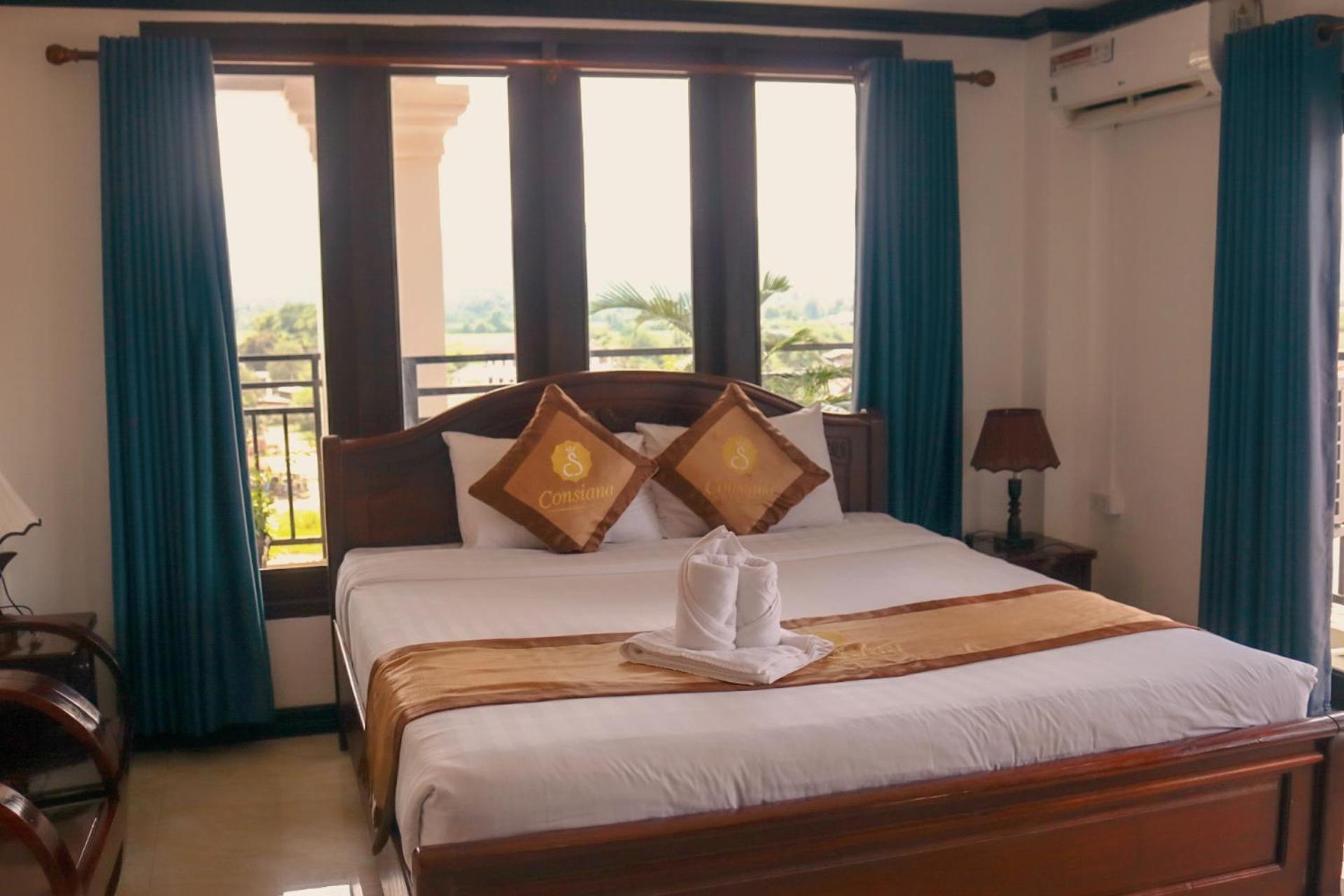 Vang Vieng Consiana Hotel Екстериор снимка