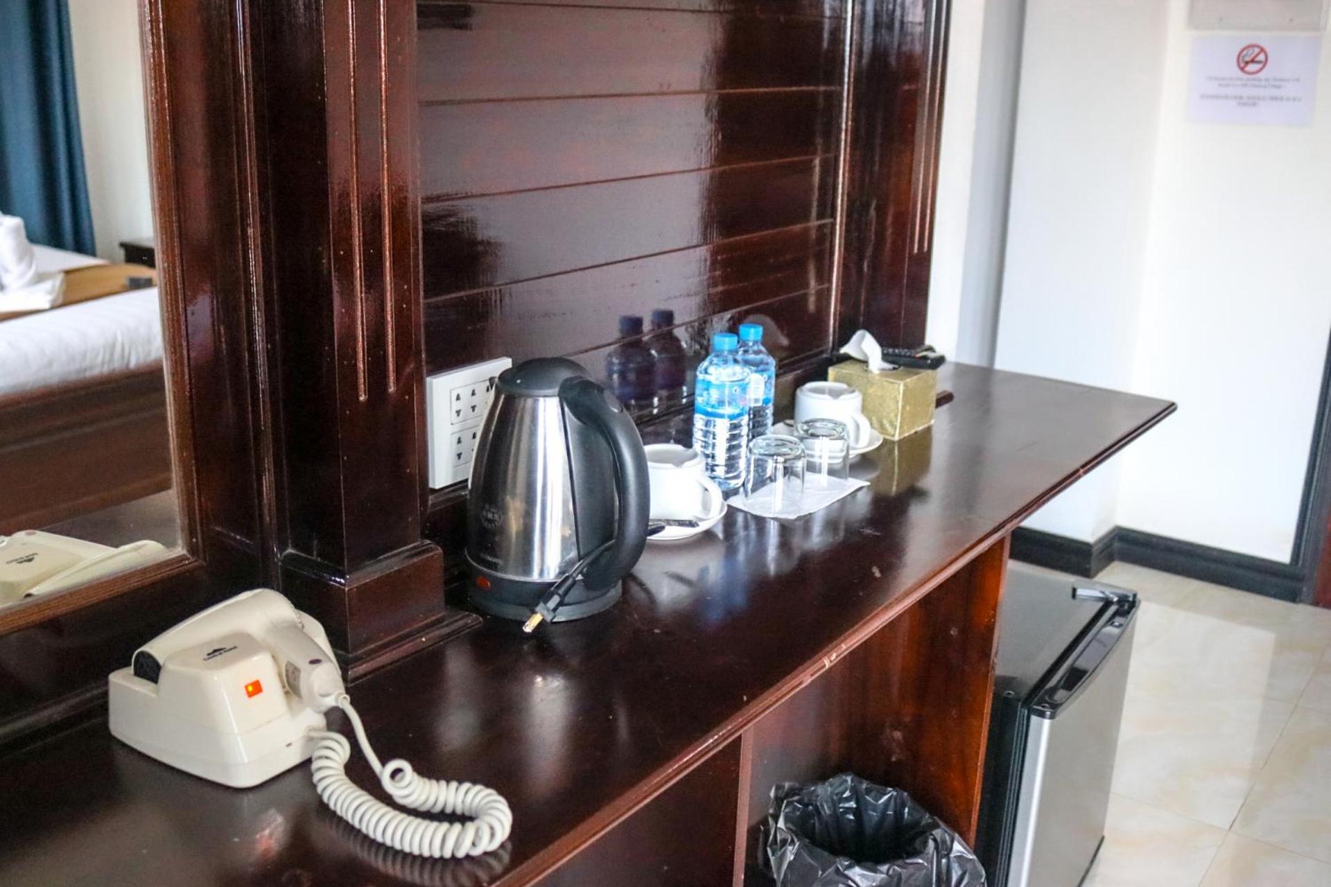 Vang Vieng Consiana Hotel Екстериор снимка