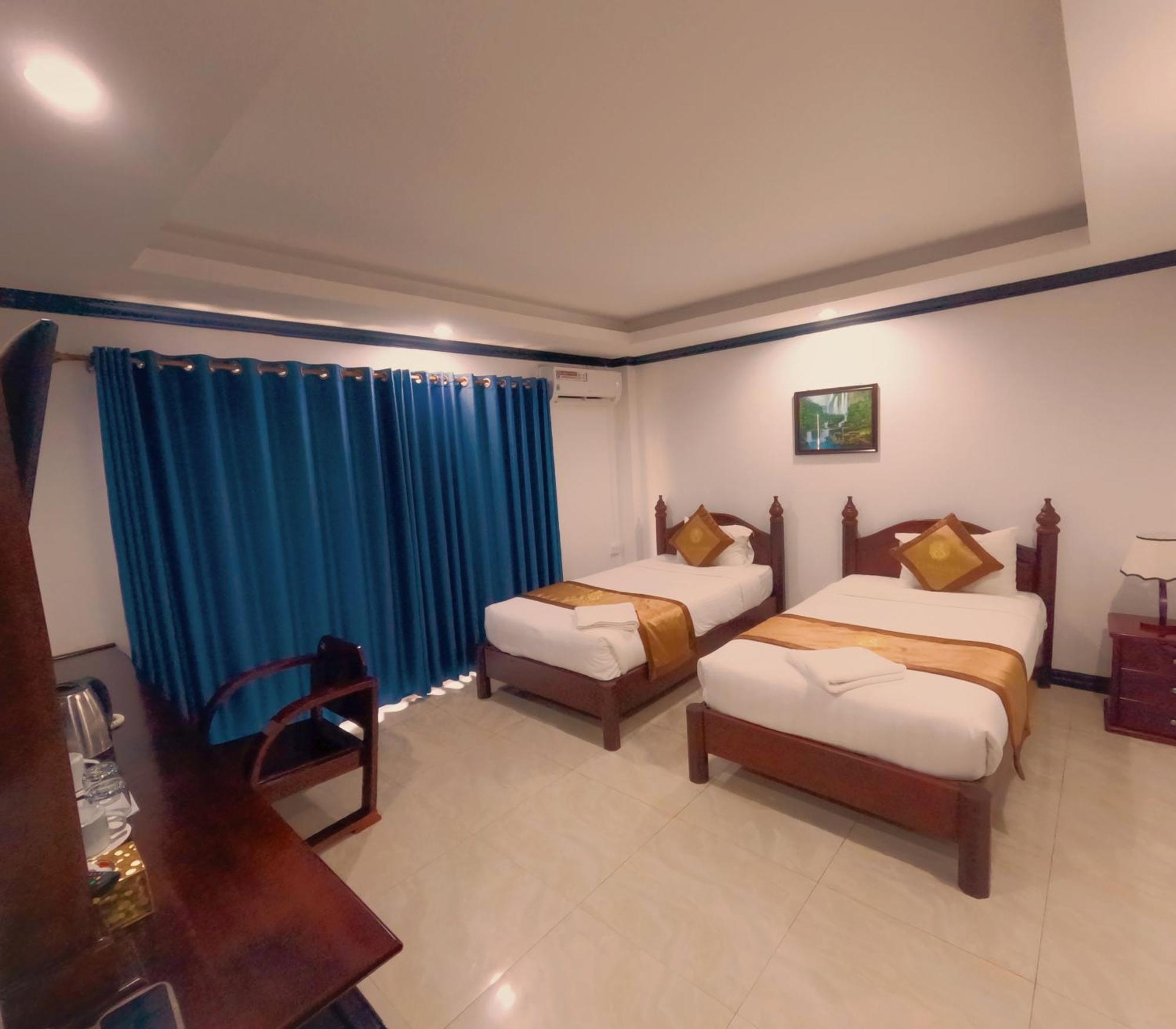 Vang Vieng Consiana Hotel Екстериор снимка