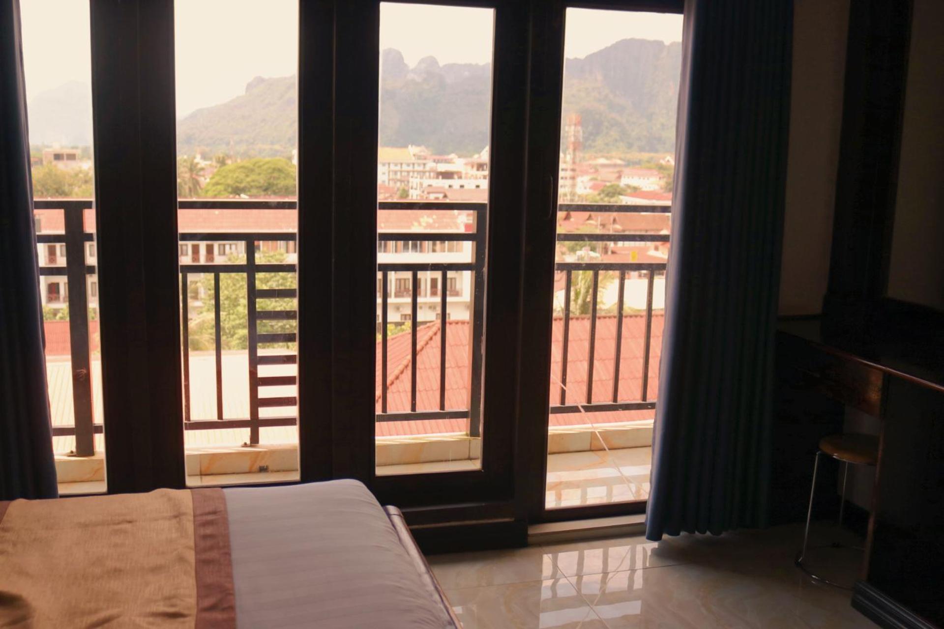 Vang Vieng Consiana Hotel Екстериор снимка