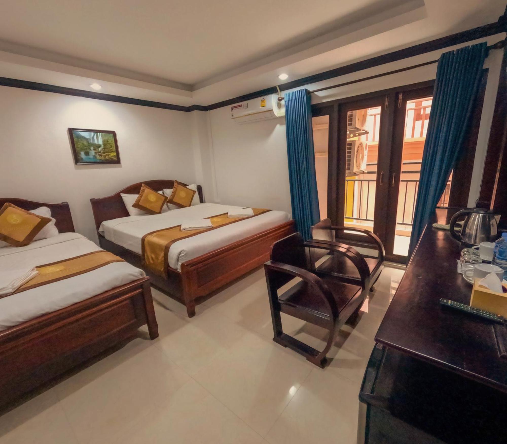 Vang Vieng Consiana Hotel Екстериор снимка