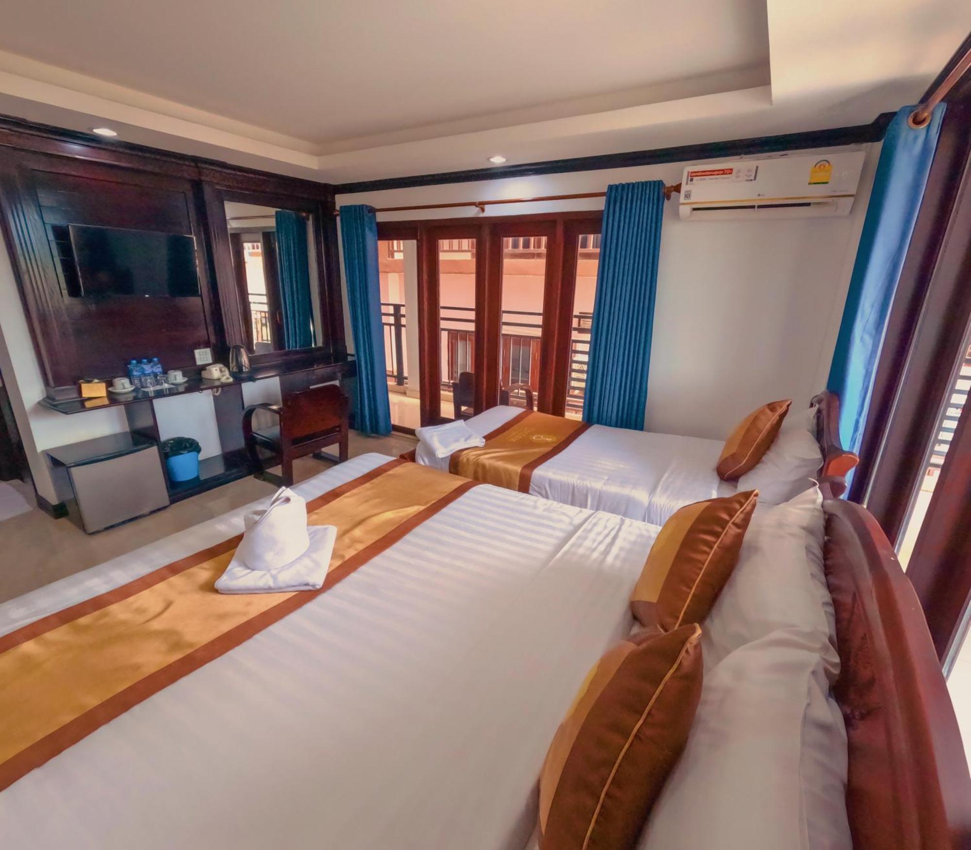 Vang Vieng Consiana Hotel Екстериор снимка