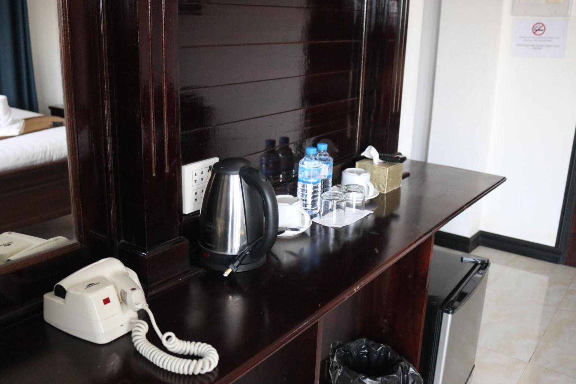 Vang Vieng Consiana Hotel Екстериор снимка